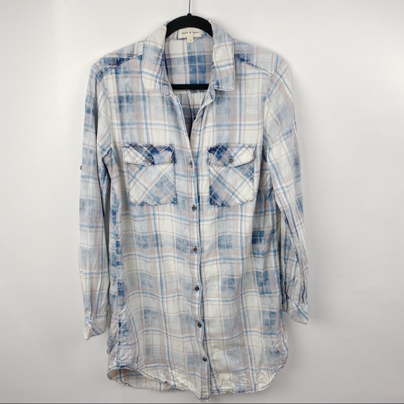 Cloth & Stone plaid distressed button down shirt